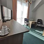 Отель Zieliniec Познань