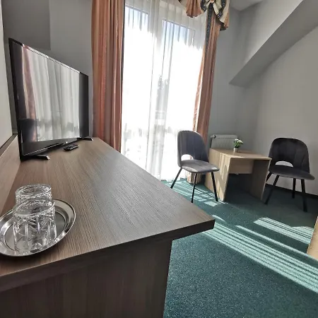 فندق Zieliniec بوزنان