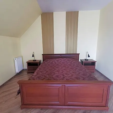 Zieliniec Szálloda